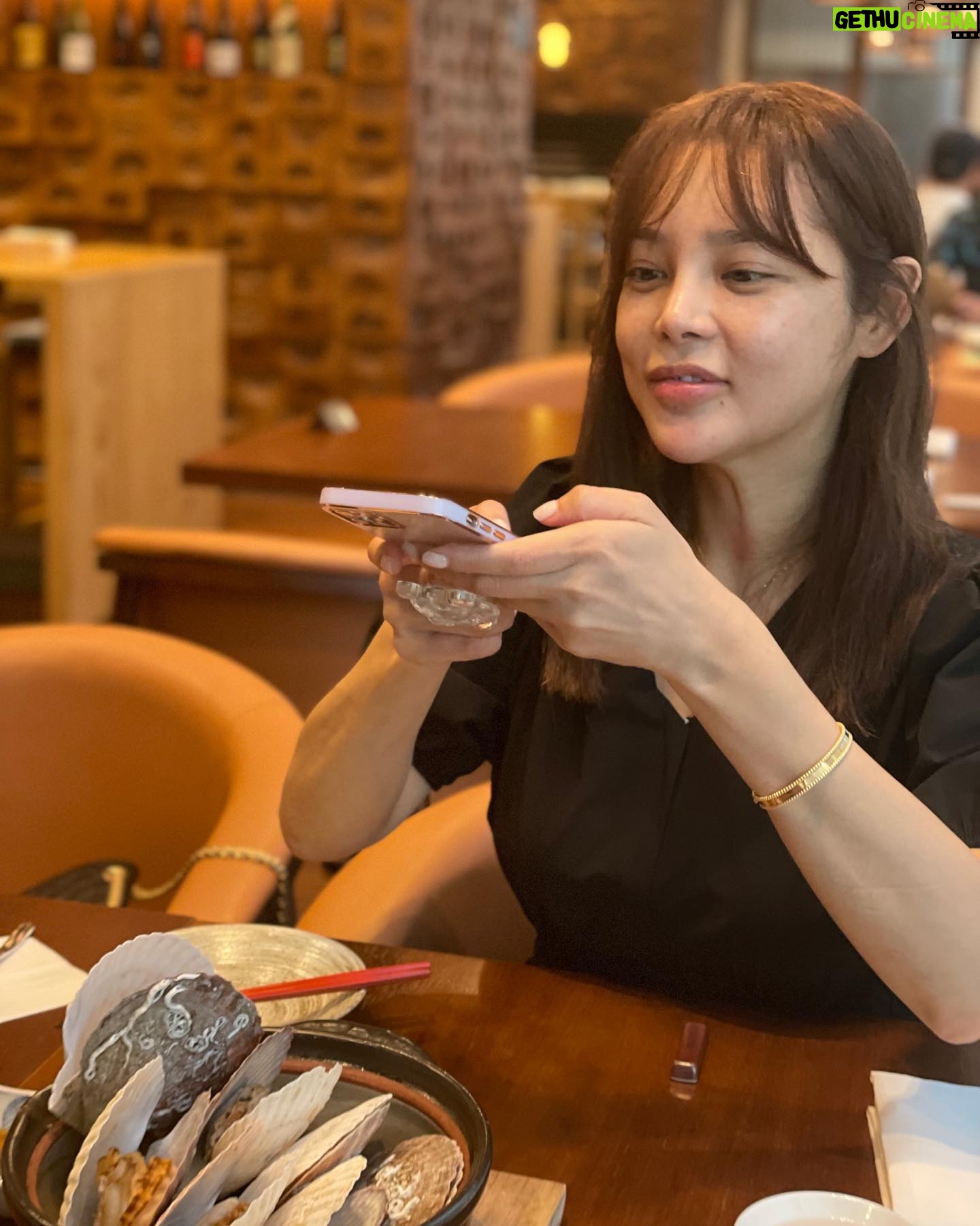 Park Si-yeon - 5.7K Likes - 보물이들 달래고 진지하게 메뉴 고민하고 행복하게 먹습니다😘