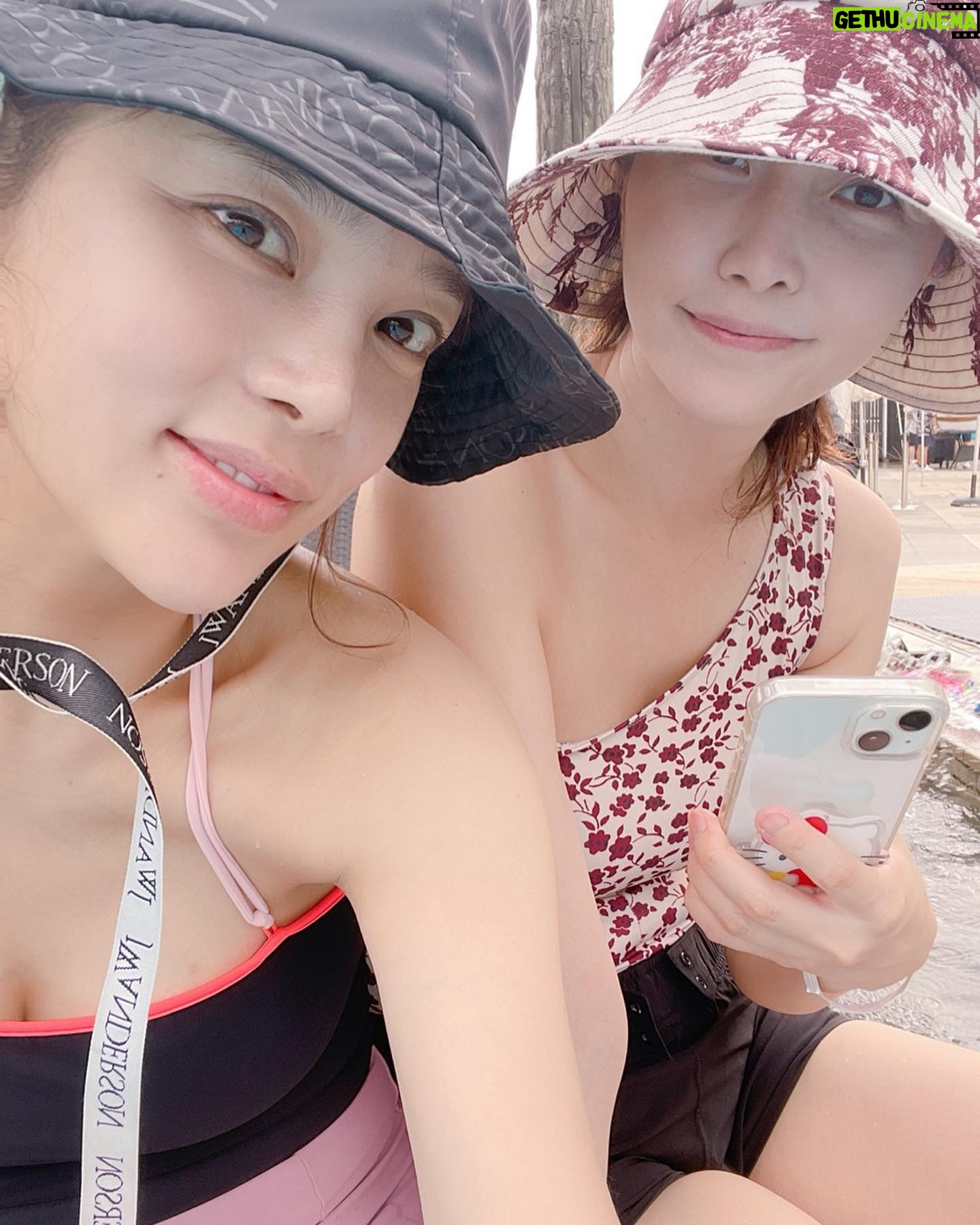 Park Si-yeon - 3.8K Likes - 🐳