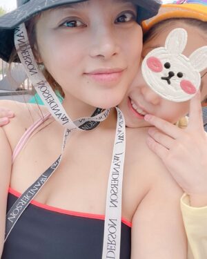 Park Si-yeon Instagram - 🐳