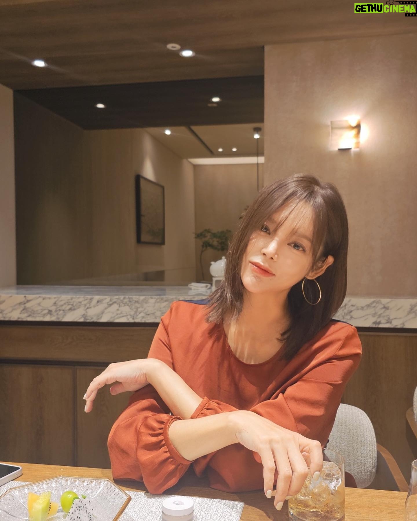 Park Si-yeon - 3.5K Likes - 긴긴 연휴끝 사랑하는 사람들과❤️감사합니다.
#mzuu 귀걸이