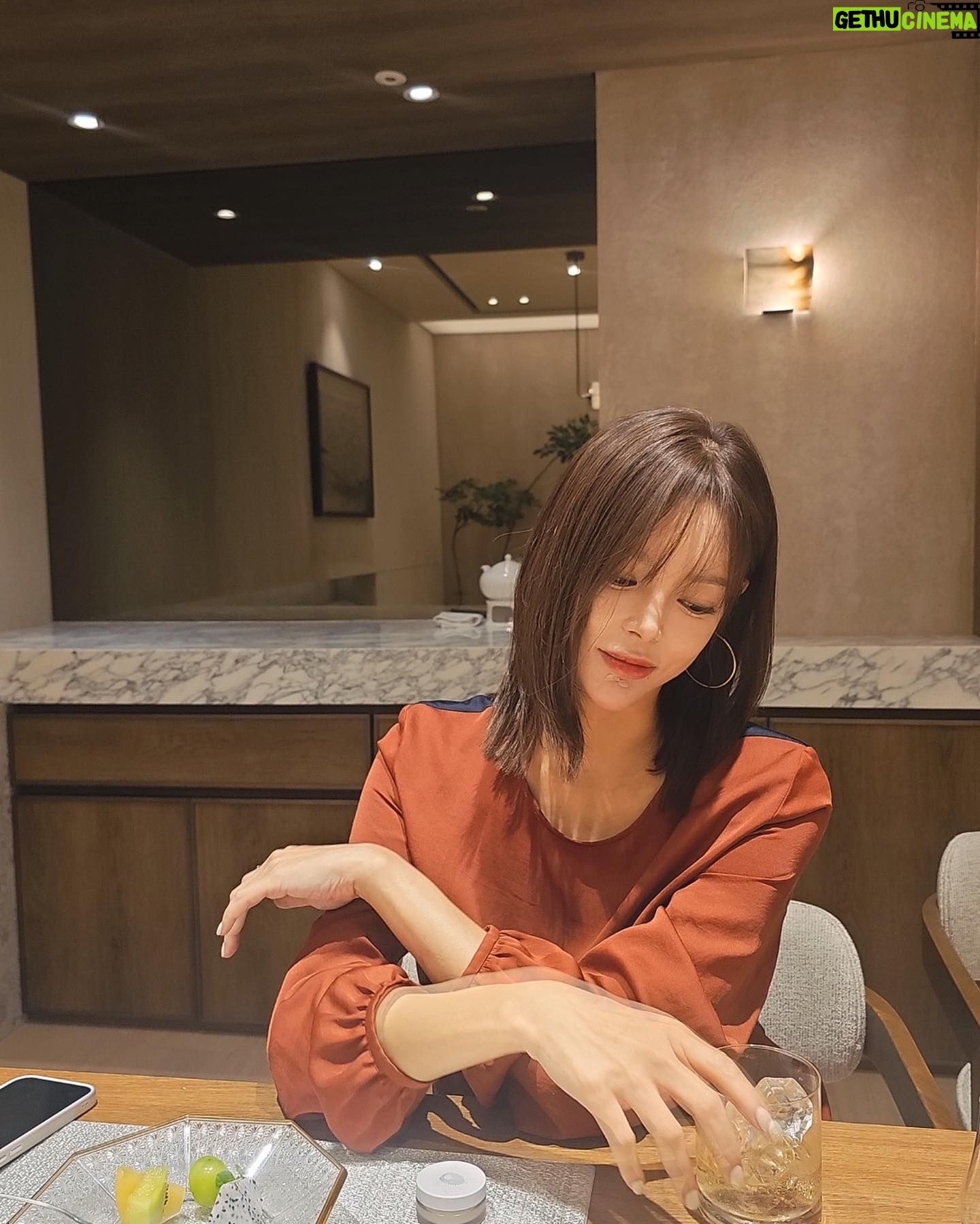 Park Si-yeon - 3.5K Likes - 긴긴 연휴끝 사랑하는 사람들과❤️감사합니다.
#mzuu 귀걸이