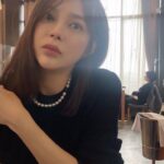 Park Si-yeon Instagram - 메리크리스마스 보내고 계신가요🎄 엠주 사장님과 얘기하다 저도 여러분께 뭔가 드리고 싶어서 깜짝선물 드리려구요⛄️ 엠주 사이트에 가입하고, 이 게시물에 댓글을 달아주시는 분들께 제가 #merrymimi 내돈내산으로 선물드려요❤️ - www.mzuu.co.kr 에서 회원가입 - 본 게시물에 회원가입완료 댓글달기 - 추첨을 통해 선물을 드립니다