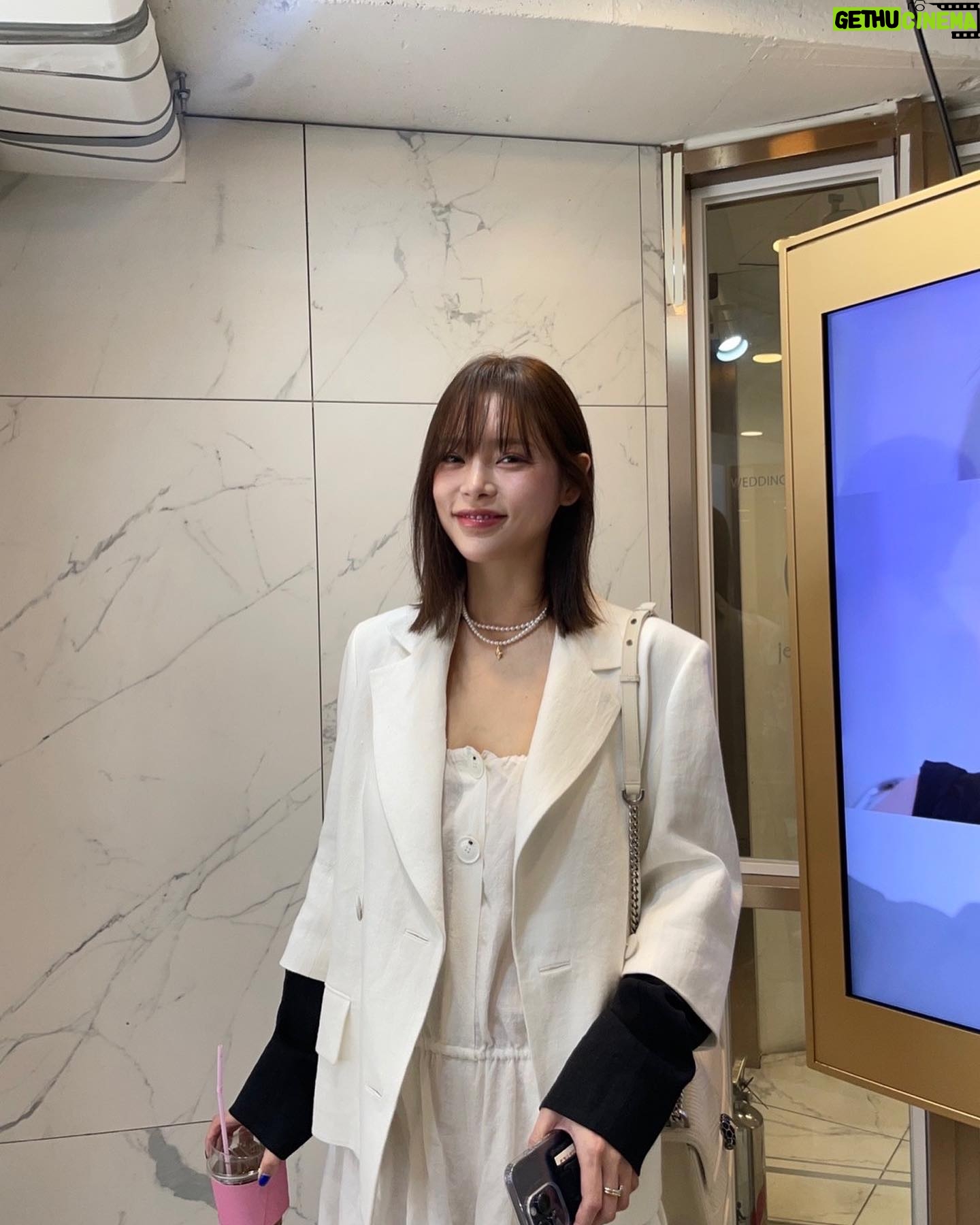 Park Si-yeon - 3.6K Likes - 사랑하는 지춘희선생님💙
언제나 최고지만 와..이번엔 역대급 감동받고 왔어요 영화한편을 본듯한…
존경합니다