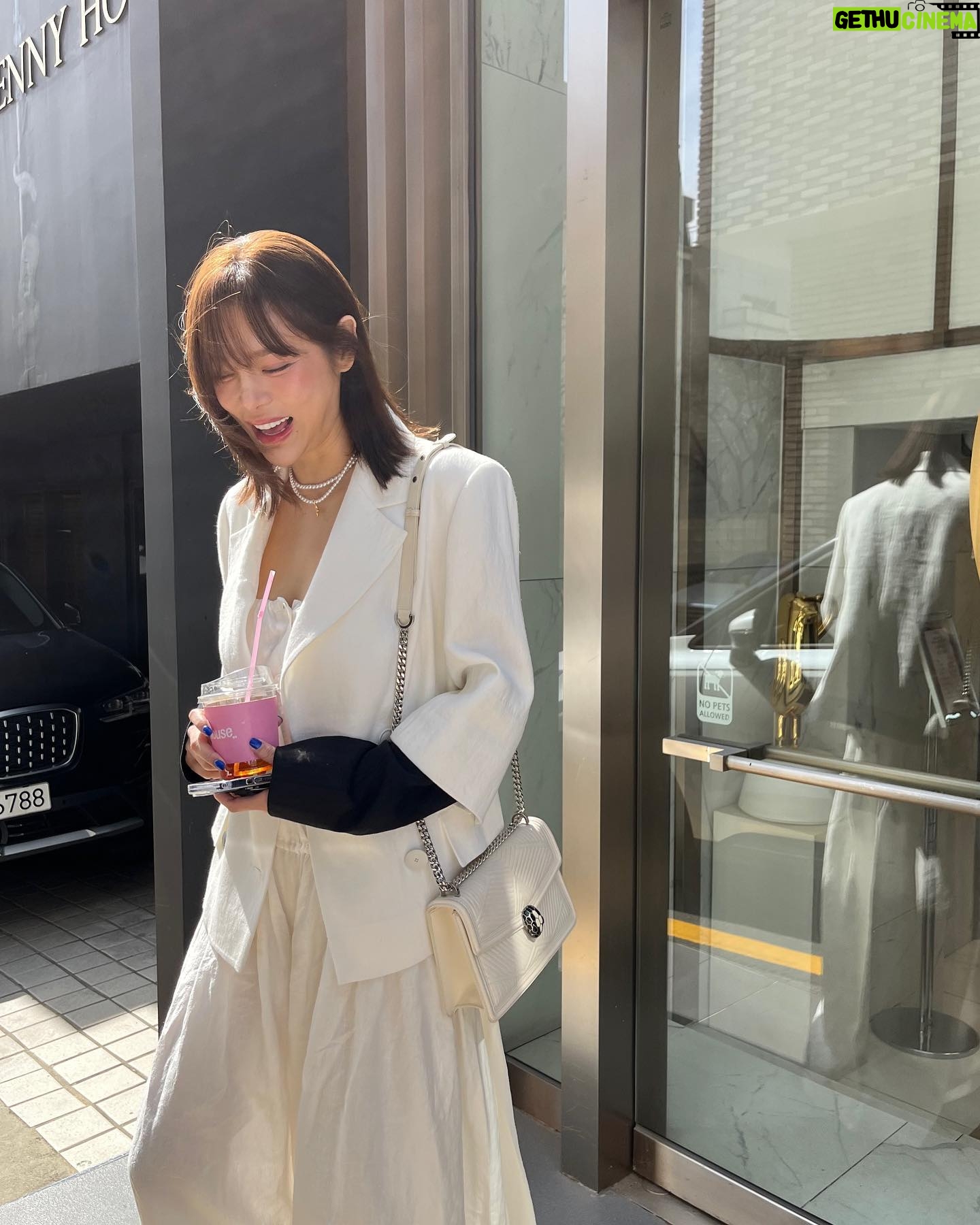 Park Si-yeon - 3.6K Likes - 사랑하는 지춘희선생님💙
언제나 최고지만 와..이번엔 역대급 감동받고 왔어요 영화한편을 본듯한…
존경합니다