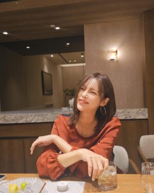Park Si-yeon Instagram - 긴긴 연휴끝 사랑하는 사람들과❤️감사합니다.
#mzuu 귀걸이