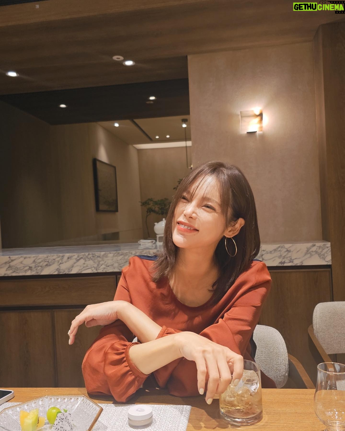 Park Si-yeon - 3.5K Likes - 긴긴 연휴끝 사랑하는 사람들과❤️감사합니다.
#mzuu 귀걸이