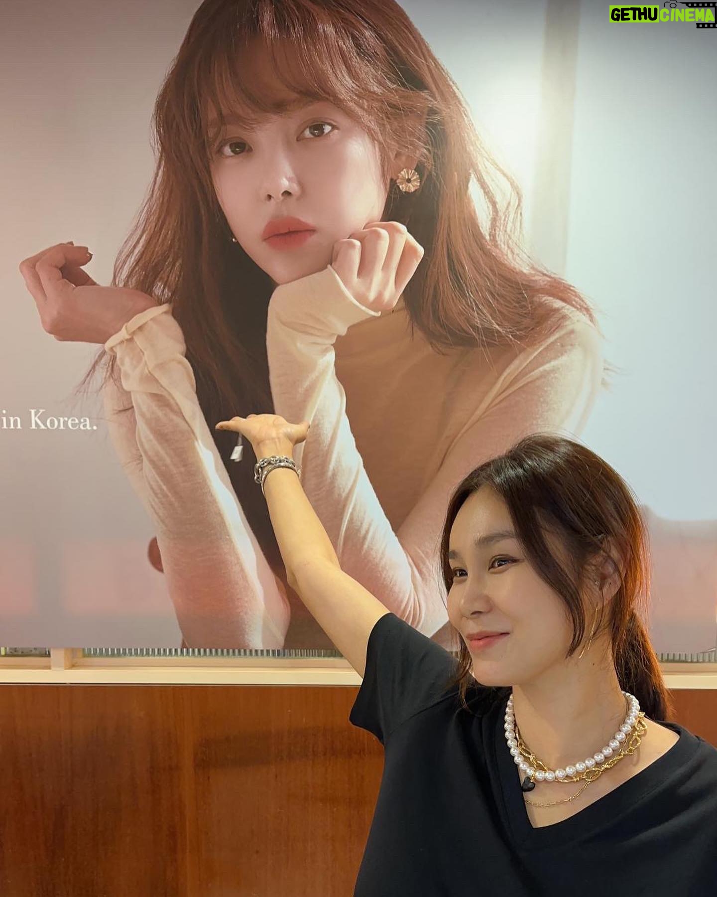 Park Si-yeon Instagram - MZUU Singapore Pop-up 내가 없지만 내가있는 mzuu팝업🥰 B1 @ Tangling Mall 30 Aug - 3 Sep 11am - 8pm 많이 놀러오세요💎