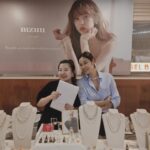 Park Si-yeon Instagram - MZUU Singapore Pop-up 내가 없지만 내가있는 mzuu팝업🥰 B1 @ Tangling Mall 30 Aug - 3 Sep 11am - 8pm 많이 놀러오세요💎