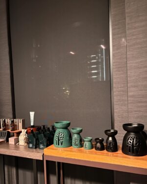 Park So-yeon Instagram - .
spa lover🧖🏻‍♀️🧖🏽‍♂️
너무 좋아하는 #ylangylang 🪷