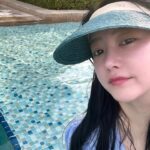 Park So-yeon Instagram - . gym하고 갑자기 수영 🏊🏽‍♂️ 난 수영복 안가져 왔는데… 역시 코리아 아쥼마. 국룰 썬캡은 가져옴 그래도 뜨거워 ...☀… 🍎🫠