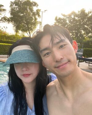Park So-yeon Instagram - .
gym하고 갑자기 수영 🏊🏽‍♂️
난 수영복 안가져 왔는데…
역시 코리아 아쥼마. 국룰 썬캡은 가져옴
그래도 뜨거워 ...☀… 🍎🫠
