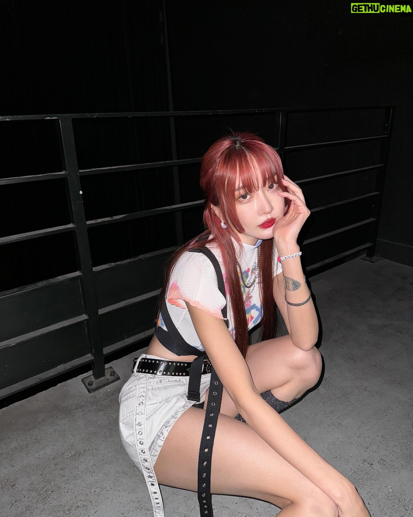 Park Soo-bin Instagram - Lyon, France💋un premier voyage révélant une ville bercée par les chants des bleus, un havre de paix qui soigne l'âme🐦🦋🪻Pourtant, notre spectacle y fut d'une ardeur incandescente, empli des cris d'enthousiasme. Je vous porte dans mon cœur avec tant d'affection et, si le destin le permet, j'aspire à vous revoir. Avec tout mon amour, je vous chéris🇫🇷