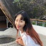 Park Ye-eun Instagram - 뮤트 프리다이빙 투어 day 1. 첫 날부터 함께 한 대왕 뾰루지 바다 색 미쳤음 활짝 핀 연꽃(?) 태국에서 N년 전에 산 가운(?) 카오락 너무 평화로워 너무 고마웠던 팀 뮤트 언니오빠들 다시한번 짱예쁜 바다 💙