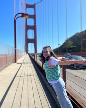 Parna Pethe Instagram - San Francisco ☀️

..
pc @kadambarik13 @muktabarve @ninad.limaye @patkarjayesh22 @shreyas_raje and meera ☀️

celebrating @rohinihattangady s birthday at the pier 39 with some dead drop lotus biscuits and the visit at the #leftys was something so unique 🕺🏻
also the golden gate and the natak props at my friends @swanand7j and amruta’s house ☀️

Thankyou @indpage @rak_nahmat_areem hmat_areem and amit ❤️