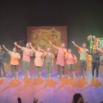 Parna Pethe Instagram - Love will keep us alive! Acknowledging, understanding, respecting and celebrating the differences and finding hope through love! Believing in the magic and resistance of theatre! Theatre will get us through! 💛 Sharing some hopeful and joyous moments from @studiotamaasha ‘s festival at @prithvitheatre , all plays directed by #sapansaran ❤️ प्रेम आपल्याला जिवंत ठेवेल! थिएटरच्या जादूवर विश्वास! @prithvitheatre येथे @studiotamaasha च्या महोत्सवातील काही आनंदाचे क्षण शेअर करतीय 💛 Happy Valentines Day! Keep loving fearlessly. #beloved #loveyou #samesamebutdifferent