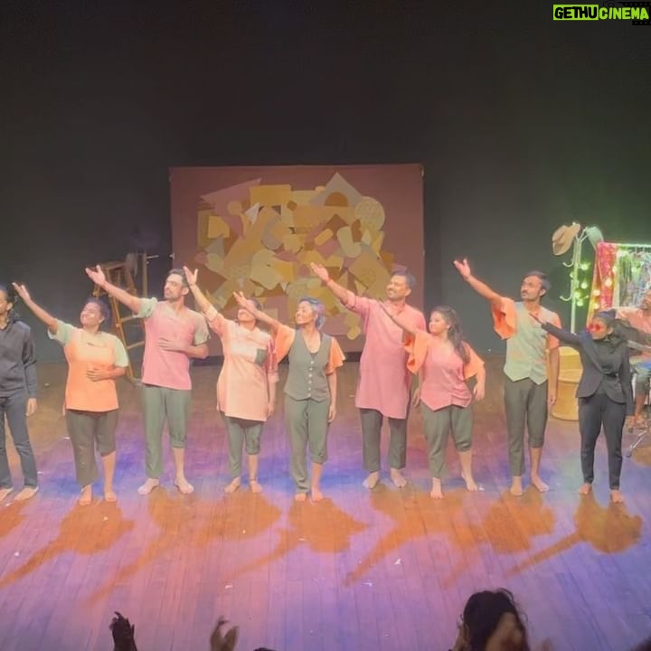 Parna Pethe Instagram - Love will keep us alive! Acknowledging, understanding, respecting and celebrating the differences and finding hope through love! Believing in the magic and resistance of theatre! Theatre will get us through! ЁЯТЫ Sharing some hopeful and joyous moments from @studiotamaasha тАШs festival at @prithvitheatre , all plays directed by #sapansaran тЭдя╕П рдкреНрд░реЗрдо рдЖрдкрд▓реНрдпрд╛рд▓рд╛ рдЬрд┐рд╡рдВрдд рдареЗрд╡реЗрд▓! рдерд┐рдПрдЯрд░рдЪреНрдпрд╛ рдЬрд╛рджреВрд╡рд░ рд╡рд┐рд╢реНрд╡рд╛рд╕! @prithvitheatre рдпреЗрдереЗ @studiotamaasha рдЪреНрдпрд╛ рдорд╣реЛрддреНрд╕рд╡рд╛рддреАрд▓ рдХрд╛рд╣реА рдЖрдирдВрджрд╛рдЪреЗ рдХреНрд╖рдг рд╢реЗрдЕрд░ рдХрд░рддреАрдп ЁЯТЫ Happy Valentines Day! Keep loving fearlessly. #beloved #loveyou #samesamebutdifferent