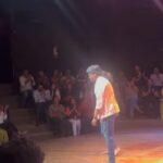 Parna Pethe Instagram - Love will keep us alive! Acknowledging, understanding, respecting and celebrating the differences and finding hope through love! Believing in the magic and resistance of theatre! Theatre will get us through! 💛 Sharing some hopeful and joyous moments from @studiotamaasha ‘s festival at @prithvitheatre , all plays directed by #sapansaran ❤️ प्रेम आपल्याला जिवंत ठेवेल! थिएटरच्या जादूवर विश्वास! @prithvitheatre येथे @studiotamaasha च्या महोत्सवातील काही आनंदाचे क्षण शेअर करतीय 💛 Happy Valentines Day! Keep loving fearlessly. #beloved #loveyou #samesamebutdifferent