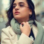 Parna Pethe Instagram - Wandering Through the Heart of California’s Streets 🌆 #marathiactress #CaliforniaDreaming #CityStreets #UrbanExploration #BayAreaPhotographer #CelebrityPhotoshoot #GlamourPhotography #behindthescenes