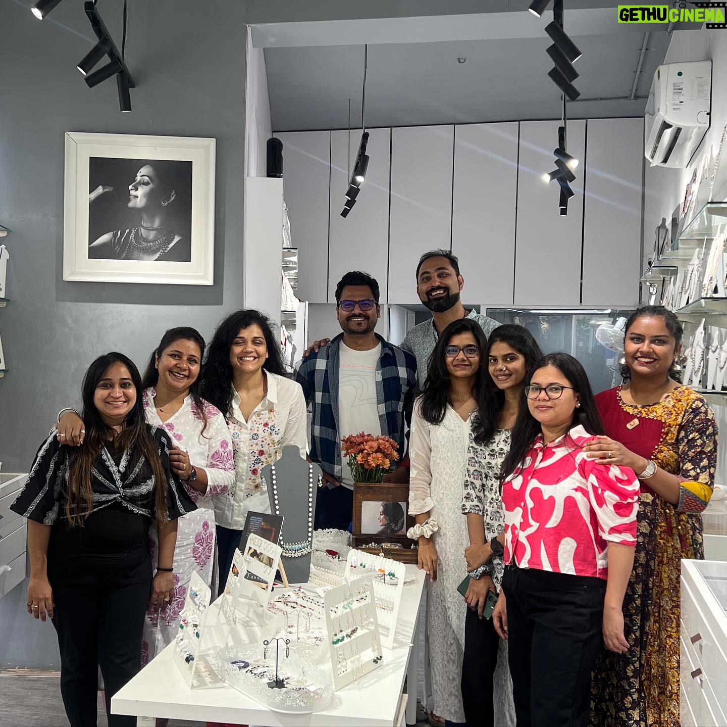 Parna Pethe Instagram - The dearest @houseofaadyaa Mumbai studio’s 2nd anniversary celebrations 💛✨ Kudos to the heartwarming team Aadyaa! 😍 proud! @sayalee_marathe @normally_nomad @rohanjoshi1986 @suvarna.27feb and team hugs!