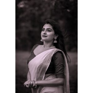 Parvathy Arun Instagram - 😇😇😇

📸 @eyes_of_sandeep 😇