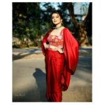 Parvathy Venkitaramanan Instagram - Inframe @parvathyofficial Photography @stories_by_vasanthjb MUAH @highlightsbridalstudio_makeup @cal_me_ammu21 Outfit @rockstar_cbe Jewellery @vishruthi_jewel_palace