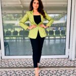 Parvathy Venkitaramanan Instagram - Suit up & own the room ✨ 🎤 Suit @lithas_rentals #parvathy #anchor #loveyourself #insta #picoftheday #ootd