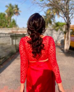 Parvathy Venkitaramanan Instagram - 🌹 . . Outfit @sesha_bridalwear . Muah @highlightsbridalstudio_makeup . Hairstyle @usha__hairstylist