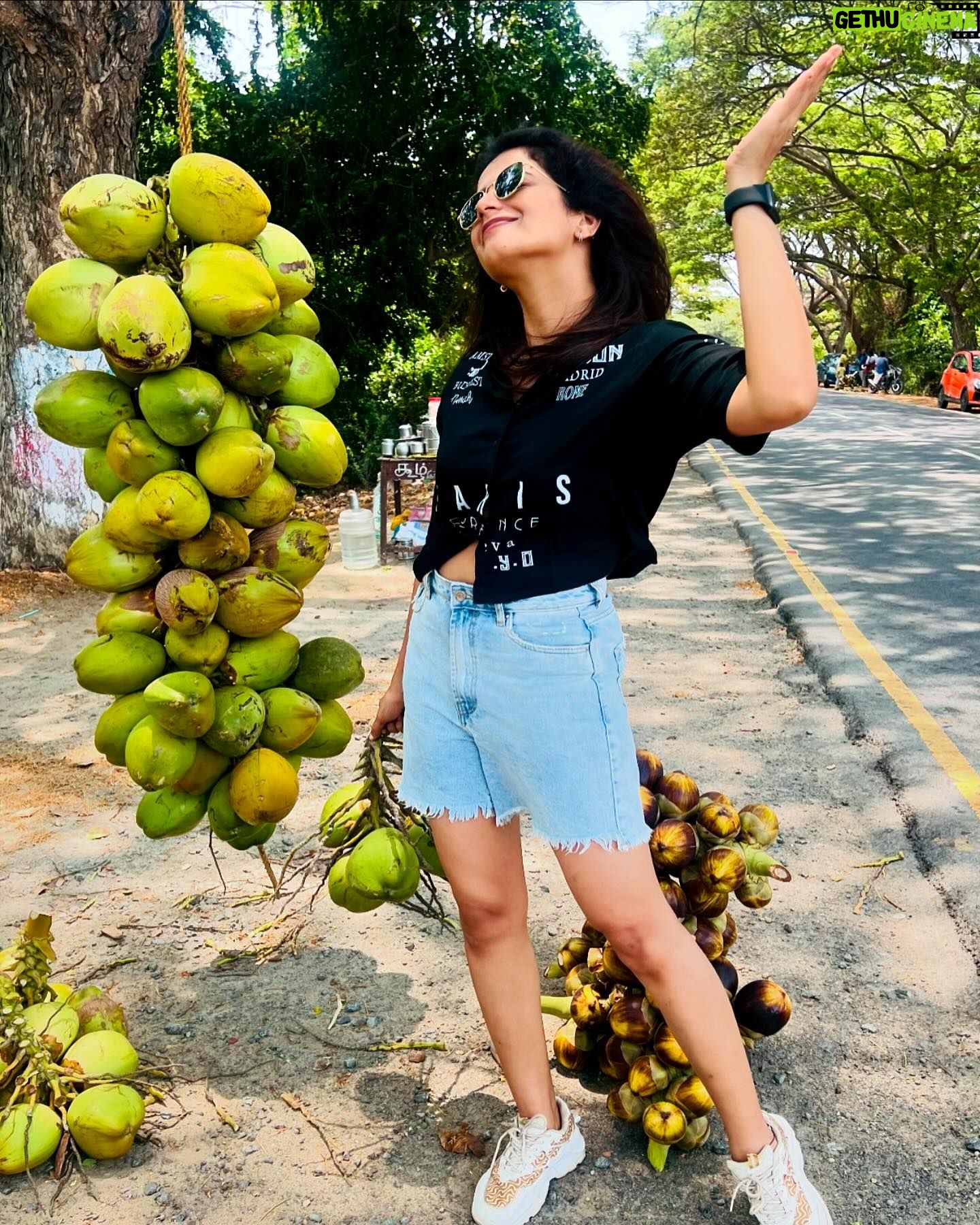 Parvathy Venkitaramanan Instagram - “Chasing sunsets and making memories with the squad. 🌅✨ #PondyDiaries #SquadGoals” 🏖️