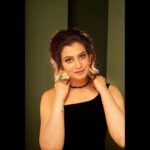 Parvathy Venkitaramanan Instagram - Inframe : @parvathyofficial Photography : @alex_judeson Makeup : @honeylang_makeup_artist Costume : @sesha_bridalwear Jewellery : @sruthis_jewellery
