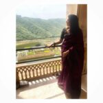 Parvathy Venkitaramanan Instagram - Throwback to The Pink City where every corner tells a story! Saree @mahaasarees Blouse @shri_she Styling @diptidesai_official