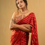 Parvathy Venkitaramanan Instagram - 🌹 . Muah @mystic_bridal_makeup_salon . Photography @portraitsbylokesh . Retouch @poseidon11__ . Styling @hannah.glory . Wearing @maliboo_bridalwear . Jewellery @aarvee.chennai . Video @karan.manivannan