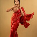 Parvathy Venkitaramanan Instagram - 🌹 . Muah @mystic_bridal_makeup_salon . Photography @portraitsbylokesh . Retouch @poseidon11__ . Styling @hannah.glory . Wearing @maliboo_bridalwear . Jewellery @aarvee.chennai . Video @karan.manivannan