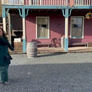 Pascale Hutton Instagram - See you next season!!! 

#season10 
#WCTH
#Hearties 
#itsbeenadecade