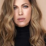 Pascale Hutton Instagram - 2 episodes left. #WCTH 📷: @jennabermanphoto H&M: @minjee.mowat Colour: @rebelsandroguesparlour Skin: @nurse_soph