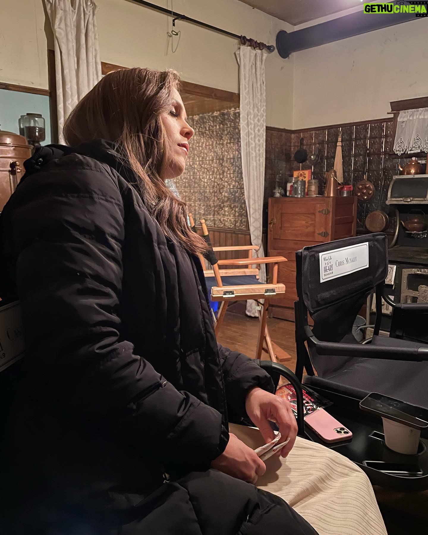 Pascale Hutton - 10.9K Likes - She’s always got my back.
And my front.
Except when she’s sleeping.
@erinkrakow
WCTH
@hallmarkchannel