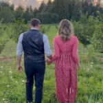Pascale Hutton Instagram – A very special Christmas present to all those #Hearties out there! 🎁 🤰 

#firstpeek #babybump #babycoulter