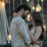 Pashmina Roshan Instagram - Hearing this song you’d say, “tu meri bann ja” ❤ #SoniSoni - FULL SONG OUT NOW #IshqVishkRebound - in theatres on 21st June 2024 #PyaarKaSecondRound @rohitsaraf @pashminaroshan @jibraan.khan @nailaagrewal @rameshtaurani @nipundharmadhikari @jaya.taurani @tipsfilmsofficial @Kumartaurani @DarshanRavalDZ @jonitamusic @rochakkohli @ghuggss @vijayganguly @debojeet_ray @sharanrawat @vinaychhawal @naikvaishali @ketanpedgaonkar @akvarious @lishabajaj @milind_jog @chandanarora @kumaarofficial @gautidihatti @nikhil_kovale @potts16 @ketan_sodha @abhilashatd @manishamelwani @castingchhabra @penmovies @mtvbeats Music on @tips