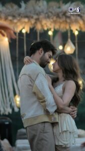 Pashmina Roshan Instagram - Hearing this song you’d say, “tu meri bann ja” ❤ #SoniSoni - FULL SONG OUT NOW #IshqVishkRebound - in theatres on 21st June 2024 #PyaarKaSecondRound @rohitsaraf @pashminaroshan @jibraan.khan @nailaagrewal @rameshtaurani @nipundharmadhikari @jaya.taurani @tipsfilmsofficial @Kumartaurani @DarshanRavalDZ @jonitamusic @rochakkohli @ghuggss @vijayganguly @debojeet_ray @sharanrawat @vinaychhawal @naikvaishali @ketanpedgaonkar @akvarious @lishabajaj @milind_jog @chandanarora @kumaarofficial @gautidihatti @nikhil_kovale @potts16 @ketan_sodha @abhilashatd @manishamelwani @castingchhabra @penmovies @mtvbeats Music on @tips