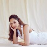 Pashmina Roshan Instagram - Saach batao, Kitni baar hua hai #ishqviskpyaarvyaar ?
