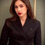 Pashmina Roshan Instagram - Burning red