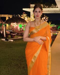 Pashmina Roshan Instagram - Happy Diwali! Wishing you all love and so much light ✨🪔