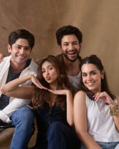 Pashmina Roshan Instagram - Ishq Vishk ke mahine mein aapka swaagat hai!! 🙏♥️🤔🥴🤯🥹🥰 21st June in theatres!!!!! 📸 @kadamajay