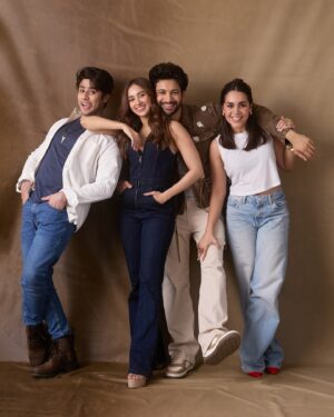 Pashmina Roshan Instagram - Ishq Vishk ke mahine mein aapka swaagat hai!! 🙏♥️🤔🥴🤯🥹🥰 

21st June in theatres!!!!!

📸 @kadamajay