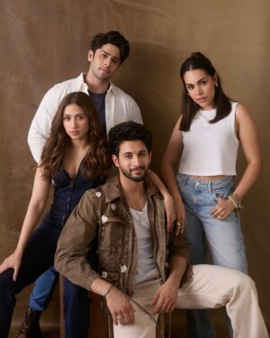 Pashmina Roshan Instagram - Ishq Vishk ke mahine mein aapka swaagat hai!! 🙏♥️🤔🥴🤯🥹🥰 

21st June in theatres!!!!!

📸 @kadamajay