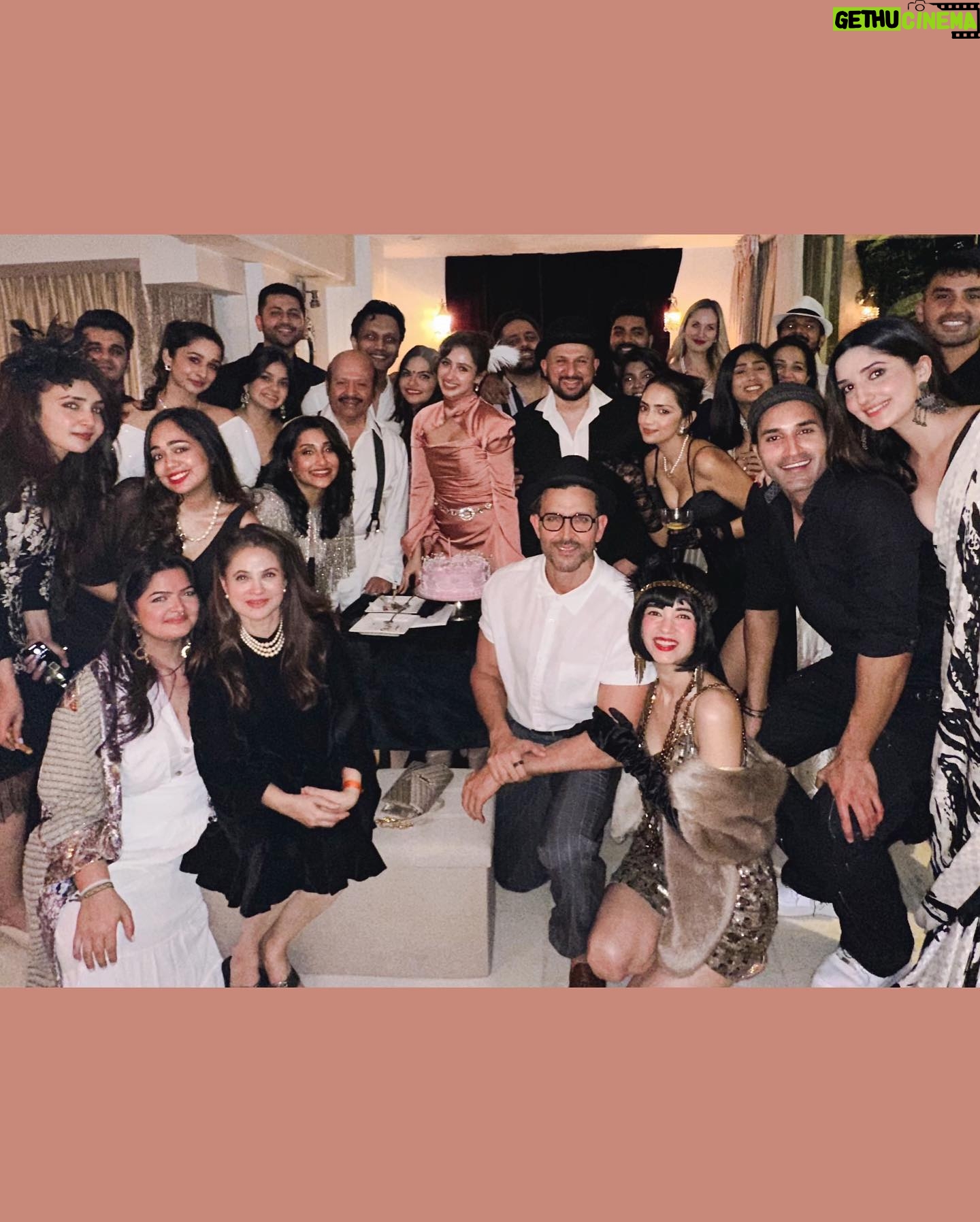 Pashmina Roshan Instagram - Another year around the sun, celebrating with the ones I cherish the most π A little glimpse into my speakeasy: it crosses all time space and Eras π (ps: why wonβt insta let me tag more people)