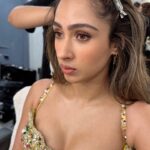 Pashmina Roshan Instagram - Bts of Sanyas sangeet glam! 💛⭐️