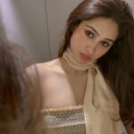 Pashmina Roshan Instagram - Low res, high vibe 🎞️