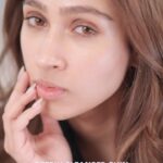 Pashmina Roshan Instagram - My latest obsession💙 The Lakmē Micellar Duo, always comes to my rescue🤌 As the Lakmē Micellar Water removes layers of makeup, the Lakmē Micellar Face Wash cleanses away the day🌤️ Check this duo out now to experience deeply cleansed skin🫧 @lakmeindia @lakmeskin #ad #collaboration #lakmemicellar #lakmeindia #biphasicremover #explore #trendingaudio #trendingreels #lakme #micellarwater