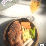 Passorn Leowrakwong Instagram - คิดถึงสเต็กที่อร่อยที่สุดในโลก คิดถึง @steak_jingjing อยากทานอีกแย๊วววว…. 😋👍🍽