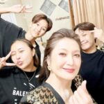 Passorn Leowrakwong Instagram - หนูมิ้วมิ้ว #labubu มาทำงานกับหม่ามี้ค่ะ 💓 งานสวยๆ หวานๆ 💓 สุขภาพดีมีแด๊ดดี้เป็นช่างภาพ📷 @bee_teerapong Makeup ฉ่ำๆ by💋 @jane_pattanun Hair เริ้ดๆ by 💆🏻‍♀️ @mbrio_makeup และทีมงานที่น่ารักทุกคน รอดูภาพสวยๆกันนะคะ 😘😘 #chocollagen #โชคอลลาเจน 💛💛💛💛💛